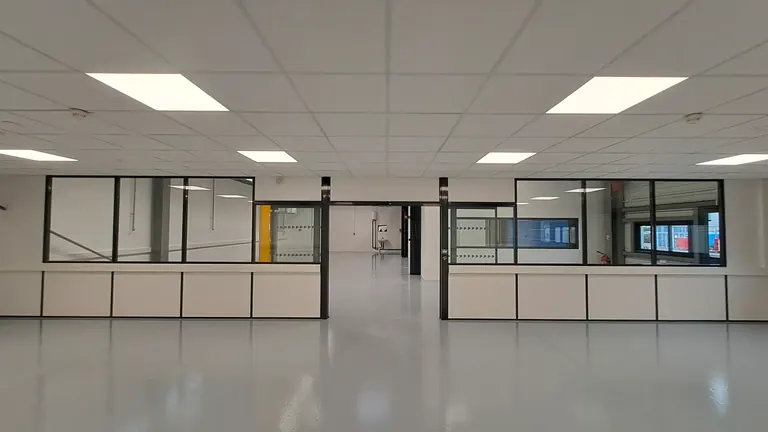 Revêtement de sol en résine réalisé dans un espace d’entreprise